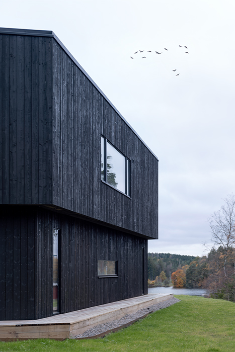 Svart Arkitektritad Villa i Lerum
